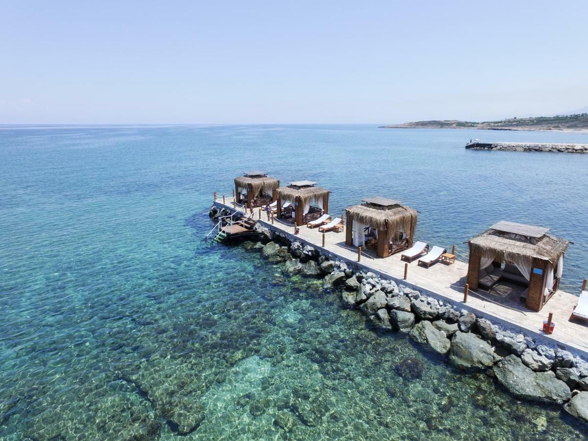 Malpas Hotel Agios Epiktitos Buitenkant foto