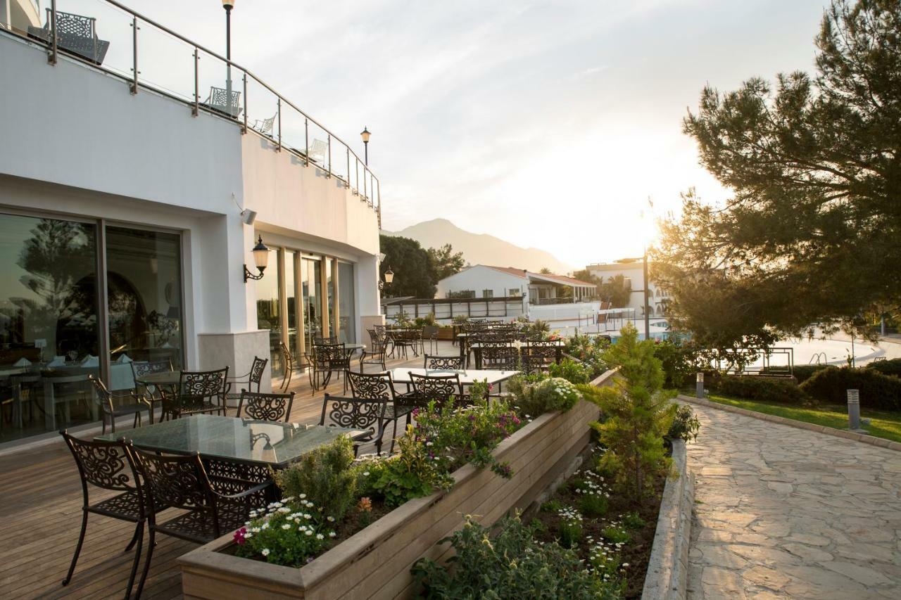 Malpas Hotel Agios Epiktitos Buitenkant foto
