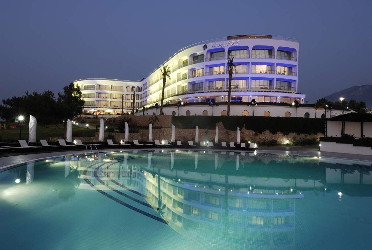Malpas Hotel Agios Epiktitos Buitenkant foto